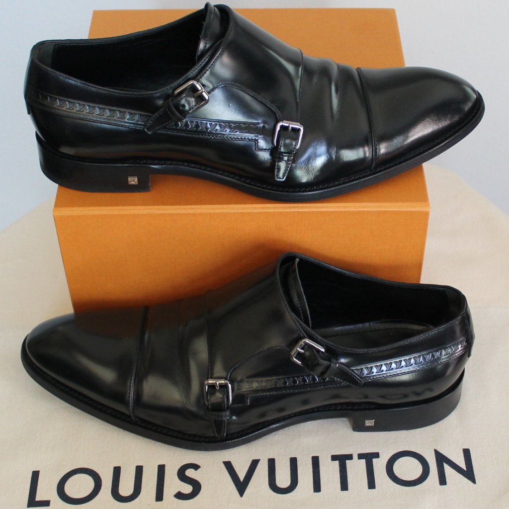 Louis Vuitton Men's Us 10.5 Black Buckle-Ups Made In Italy With Lv Embossed